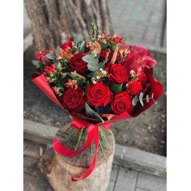 №53. Ароматный букет с Ред наоми и цимбидиумом.