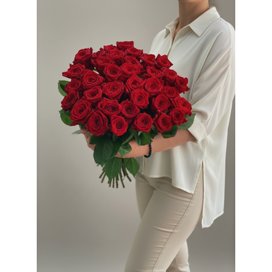 Роза Ред наоми (ароматная)