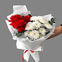 № Букет красной французской розы и белой хризантемы